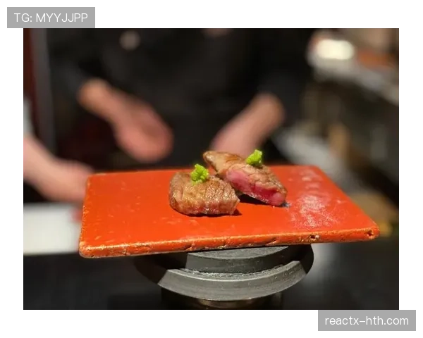 李梓嘉训练室门口那架跑步机，比我家沙发都炸裂，谁受得了啊？